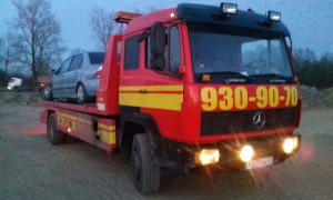 Эвакуатор в городе Гатчина Андрей 24 ч. — цена от 1200 руб